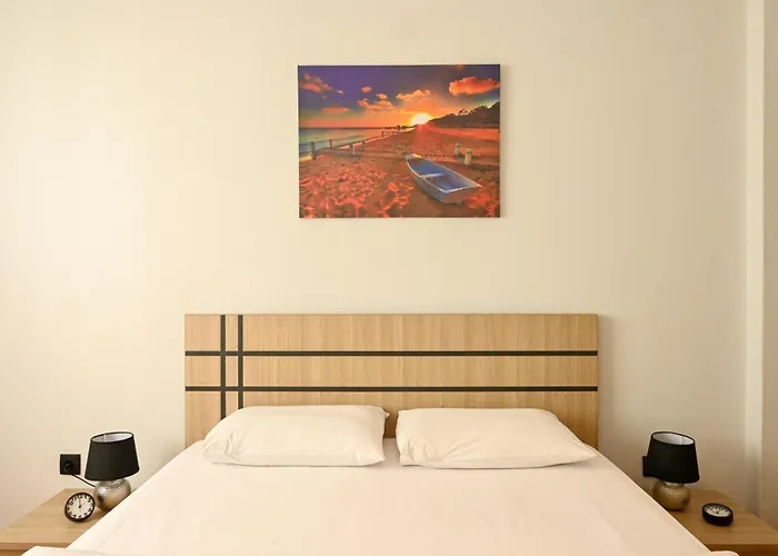 Apartment Center Aristotelous