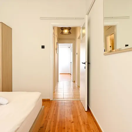 Apartment Center Aristotelous