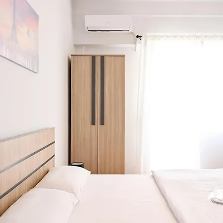 Apartment Center Aristotelous